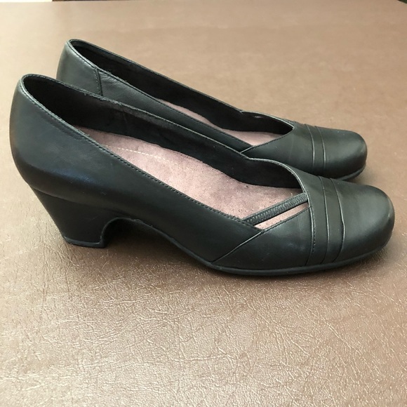 Clark’s Women’s Shoes - Picture 2 of 5
